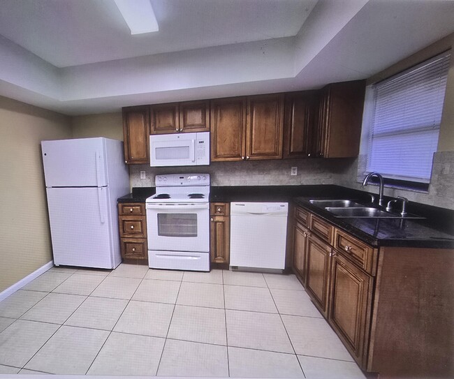 Building Photo - 1155 White Pine Dr