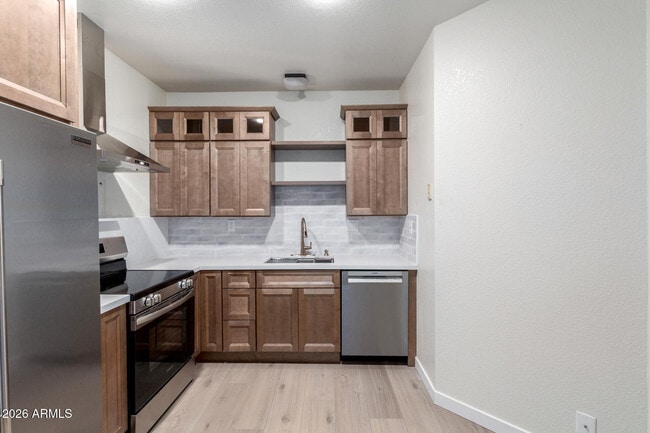 Building Photo - 1126 W Elliot Rd