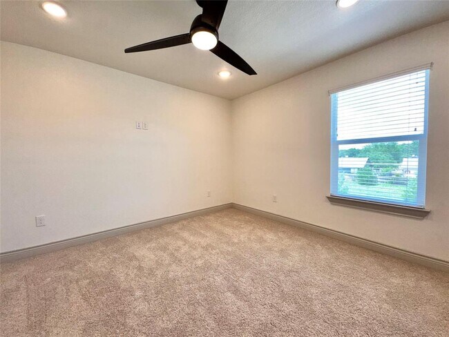 Building Photo - 2105 Tiger Trail