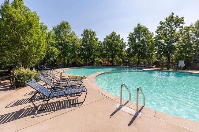 Building Photo - 3 Bedroom Flat, End unit Apartment - Available at Woodlands with $500 deposit. Ask your leasing a...