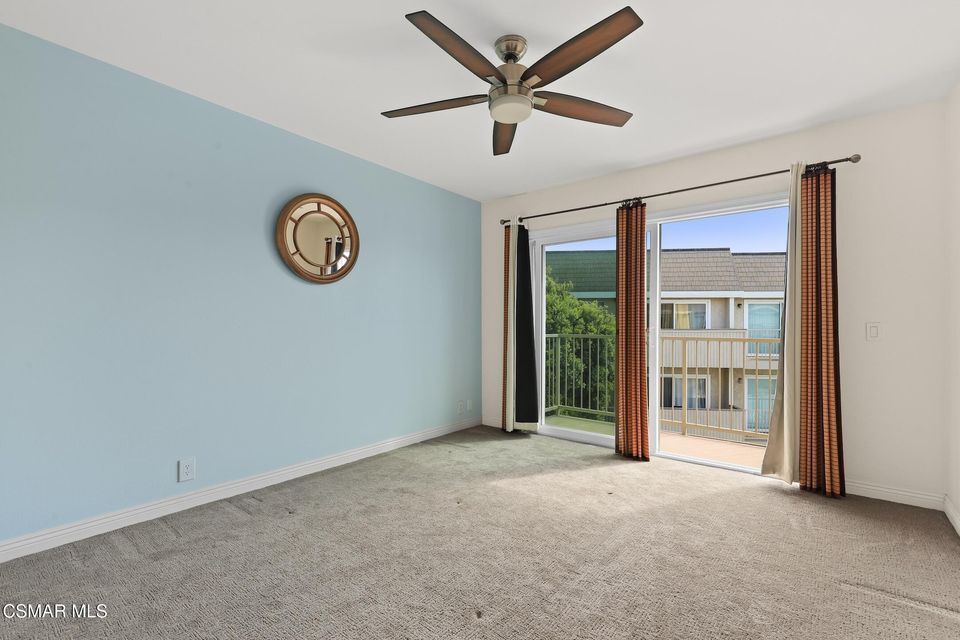 Building Photo - 240 E Surfside Dr