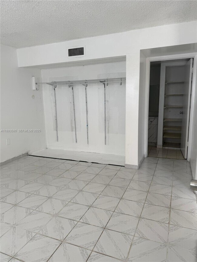 Building Photo - 5530 W 26th Ct