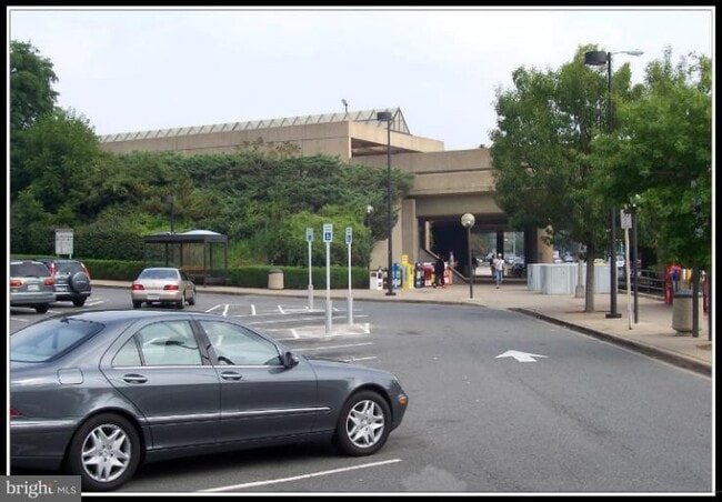 Building Photo - 912 McKinley Rd