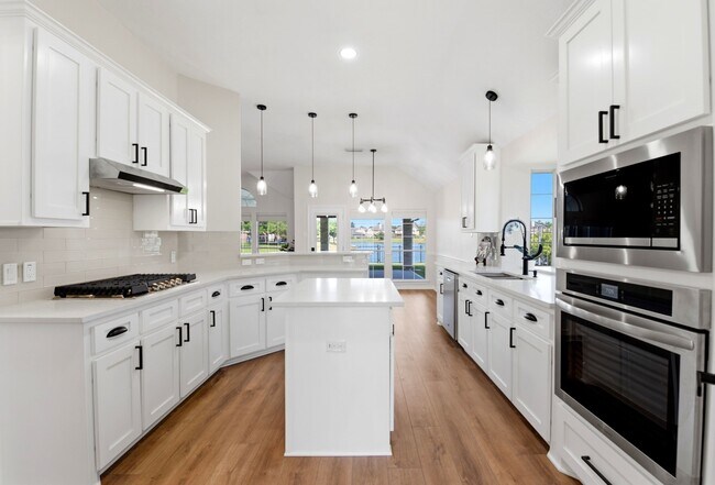 Building Photo - 29819 S Legends Village Cir
