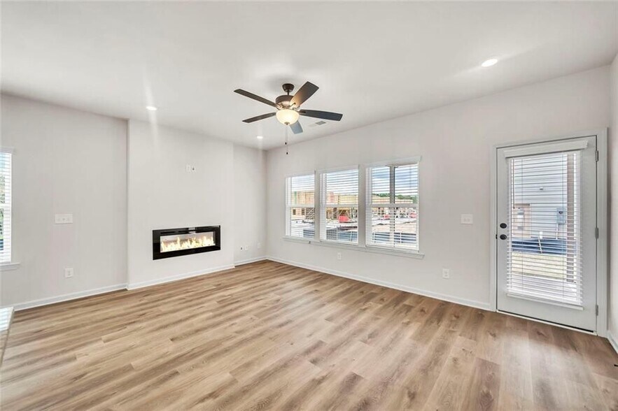 Building Photo - 374 Mountain Blvd S