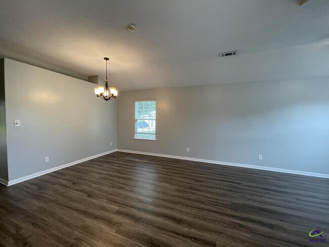 Building Photo - 200 S Houston Springs Blvd