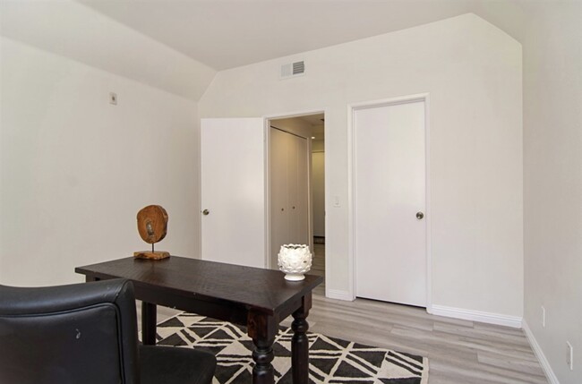 Second bedroom with walk in closet - 2020 Camino De La Reina