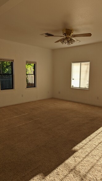 Building Photo - 2214 Waldon St