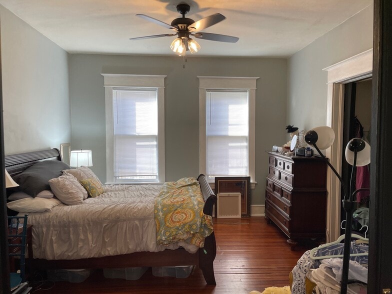 Building Photo - 422 Woods Ave SW