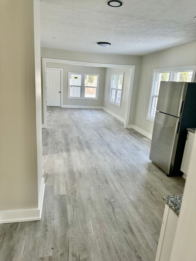 Building Photo - Charming Completely Remodeled Home!