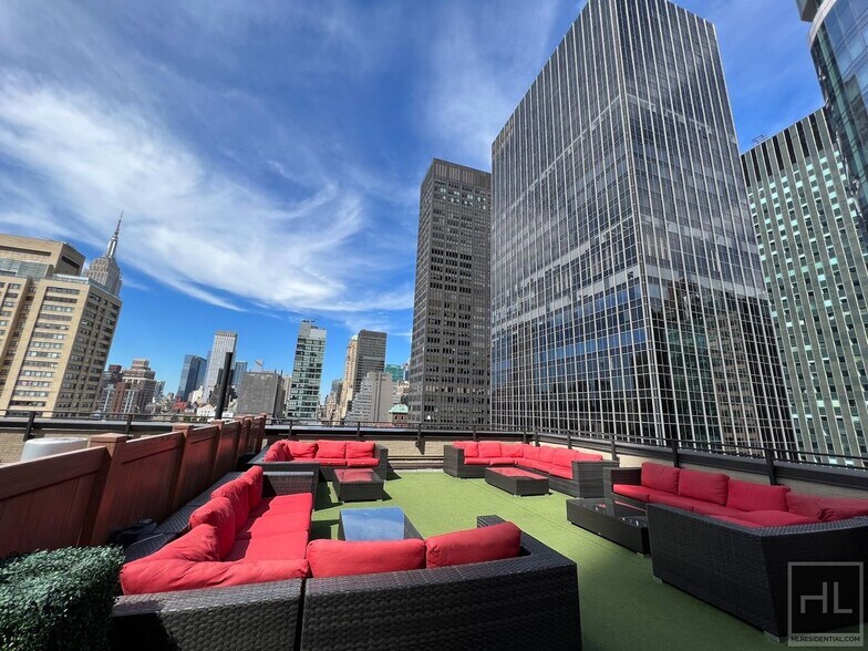 Building Photo - East 39th Street