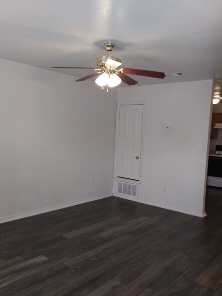 Building Photo - 3407 Barcelona Dr