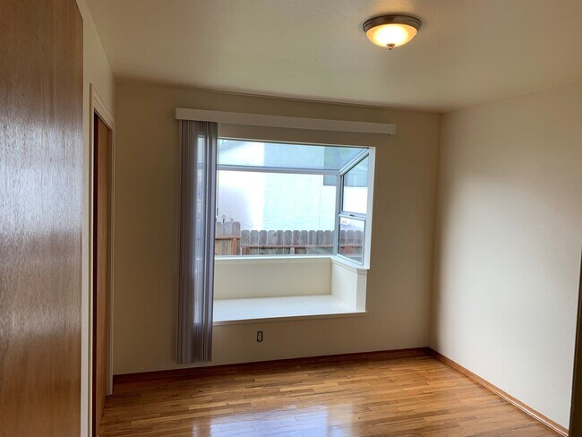 Building Photo - 1537 Lowell St
