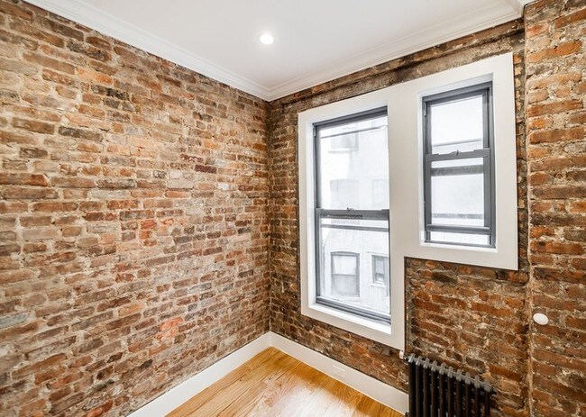 Interior Photo - 309 East 75th Street