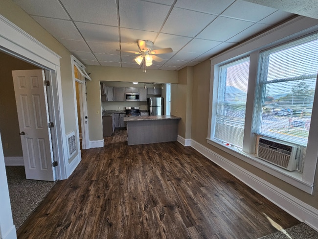 Building Photo - 209 Central Ave