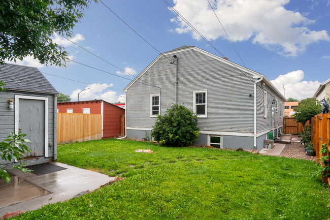 Building Photo - 316 E 20th St