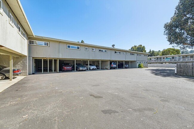 Building Photo - 83 Pixley Ave