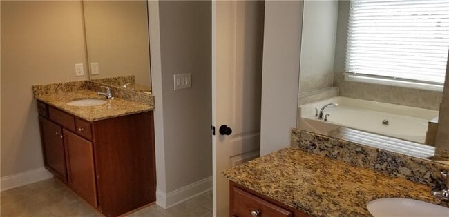 Building Photo - 5430 Delmonte Dr