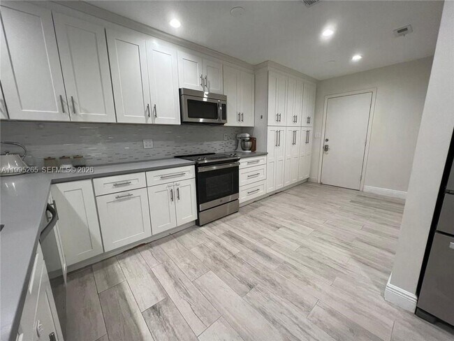 Building Photo - 307 Bonnie Brae Way