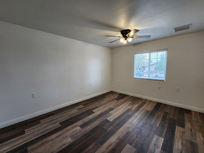 Building Photo - Renovated Beauty with a full-service Casita