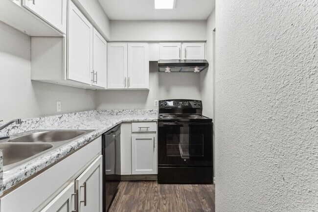 Building Photo - The Life at Parkview