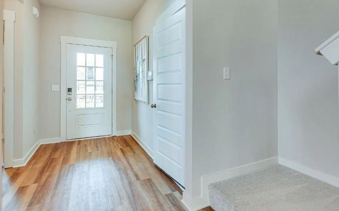 Building Photo - 2428 Williams Ridge Dr