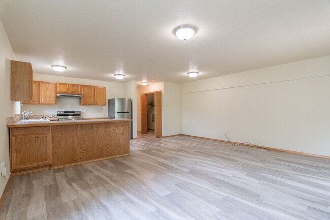 Building Photo - 508 NE Graham St