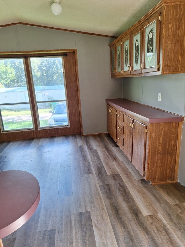 Building Photo - 8390 Countryside Dr