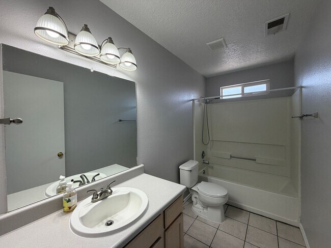 Building Photo - 10601 Rio Del Sole Ct NW