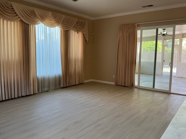 Building Photo - 1750 Bella Terra Dr
