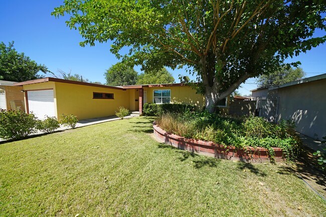 Primary Photo - 45339 11th St W