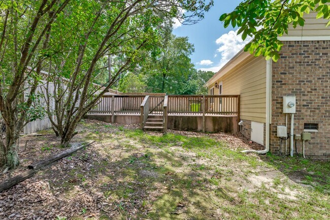 Building Photo - Charming 4-Bedroom Home in Prime Columbia ...