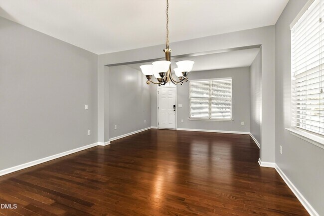 Building Photo - 614 Rose Laurel Ct