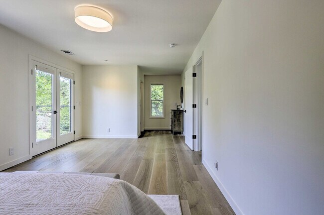 Building Photo - 1155 Grape Ln