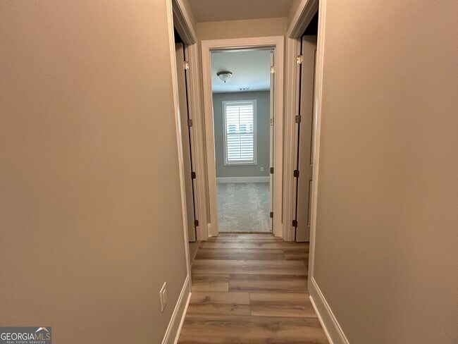 Building Photo - 411 Silverbell Ct
