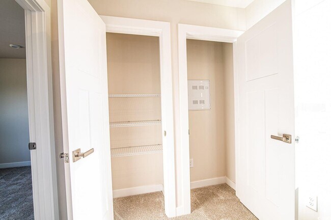 Building Photo - 2812 Rowyn St