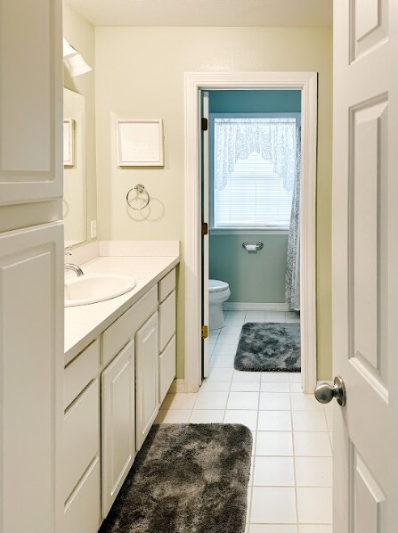 Upstairs bathroom - 2148 Candlewood Ave