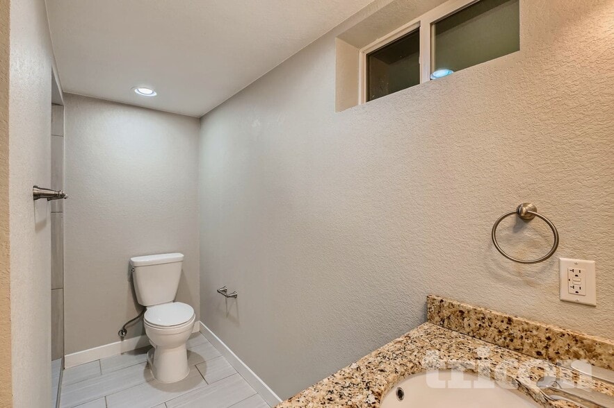 Building Photo - 3290 Magnolia St