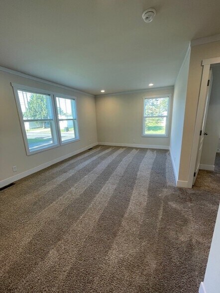 Building Photo - 30 Bellwood Dr