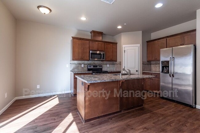 Building Photo - 7613 NE 31st Cir