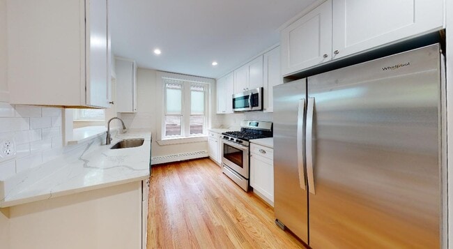 Building Photo - 376 Washington St