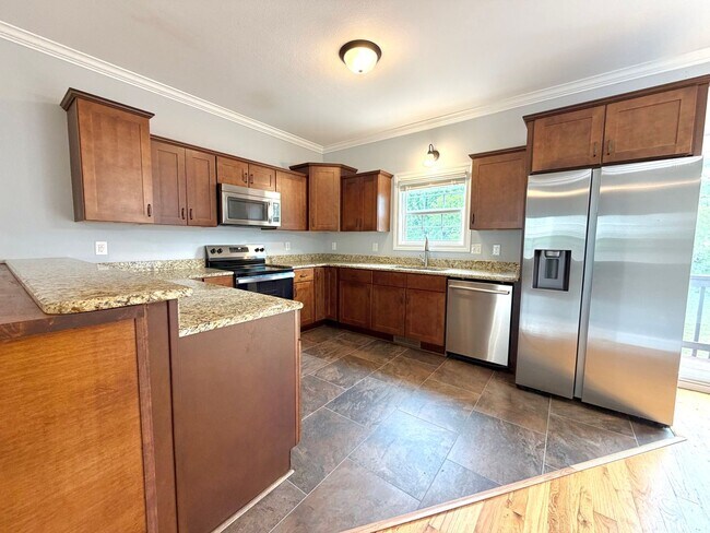 Building Photo - 90 Promontory Ln