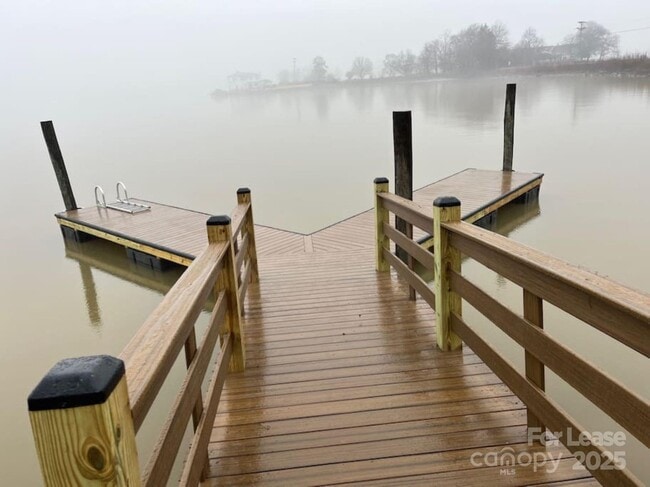 Building Photo - 4897 Kiser Island Rd