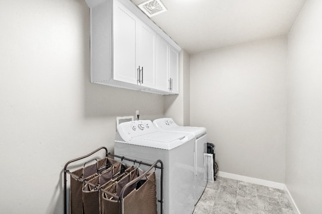 Building Photo - 10565 W Daylily Ave