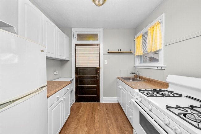 Building Photo - 6815 W 21st St