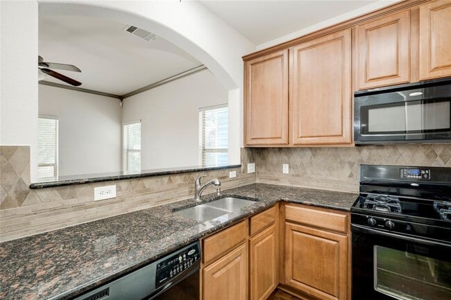 Building Photo - 483 McGarity