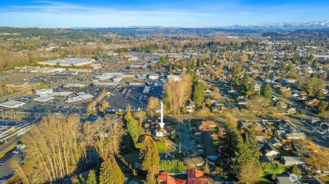 Building Photo - Beautiful Puyallup Duplex with Large Yard ...