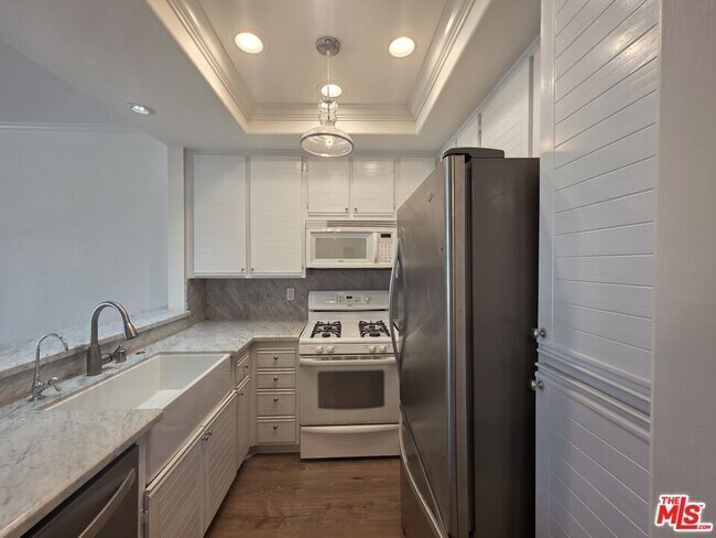 Building Photo - 8505 Gulana Ave