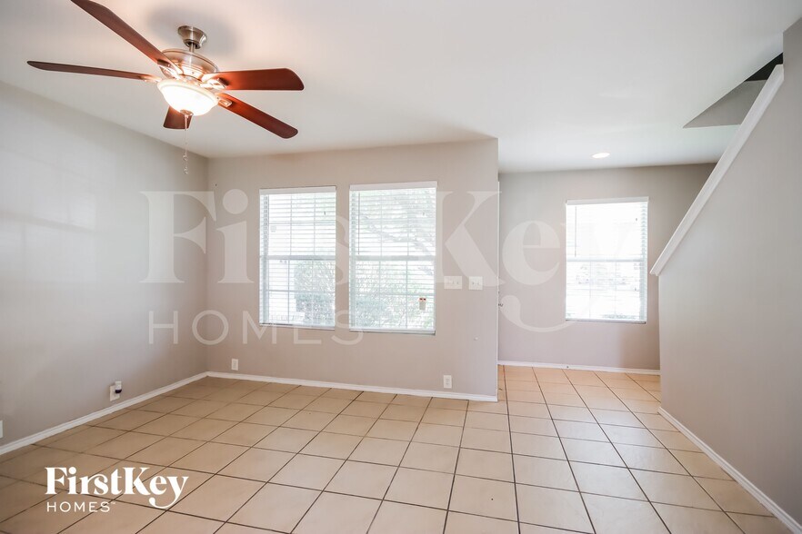 Building Photo - 923 Grand Plains Dr