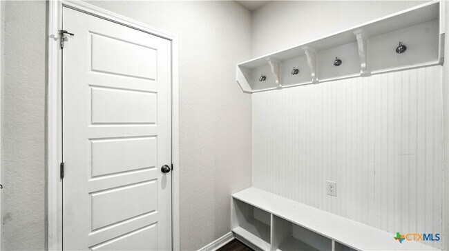 Building Photo - 3154 Charyn Wy